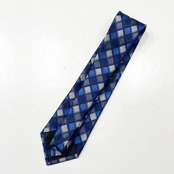 Nicole Miller geometric 100% silk standard tie - Picture 3 of 4